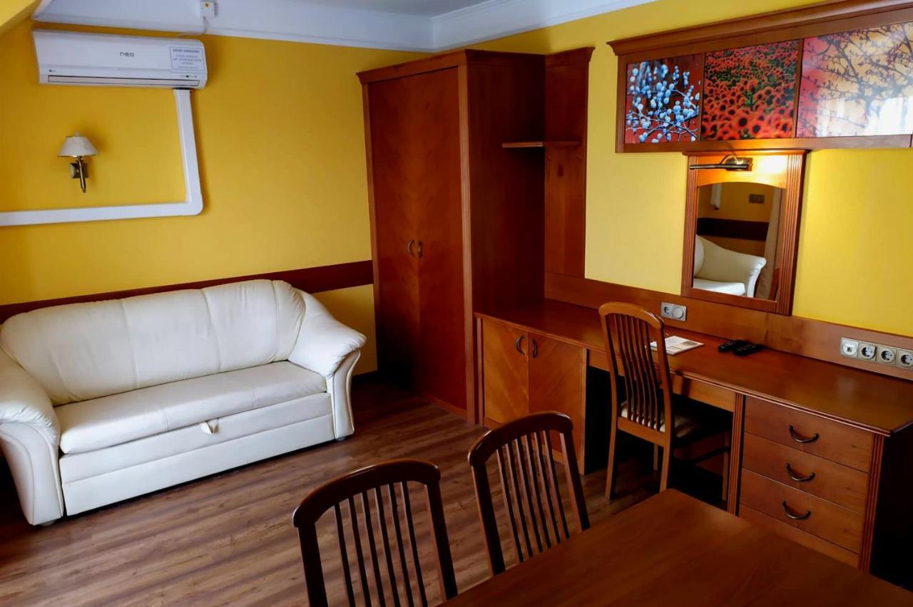 Az Idill Hotel Cserszegtomaj Ngoại thất bức ảnh