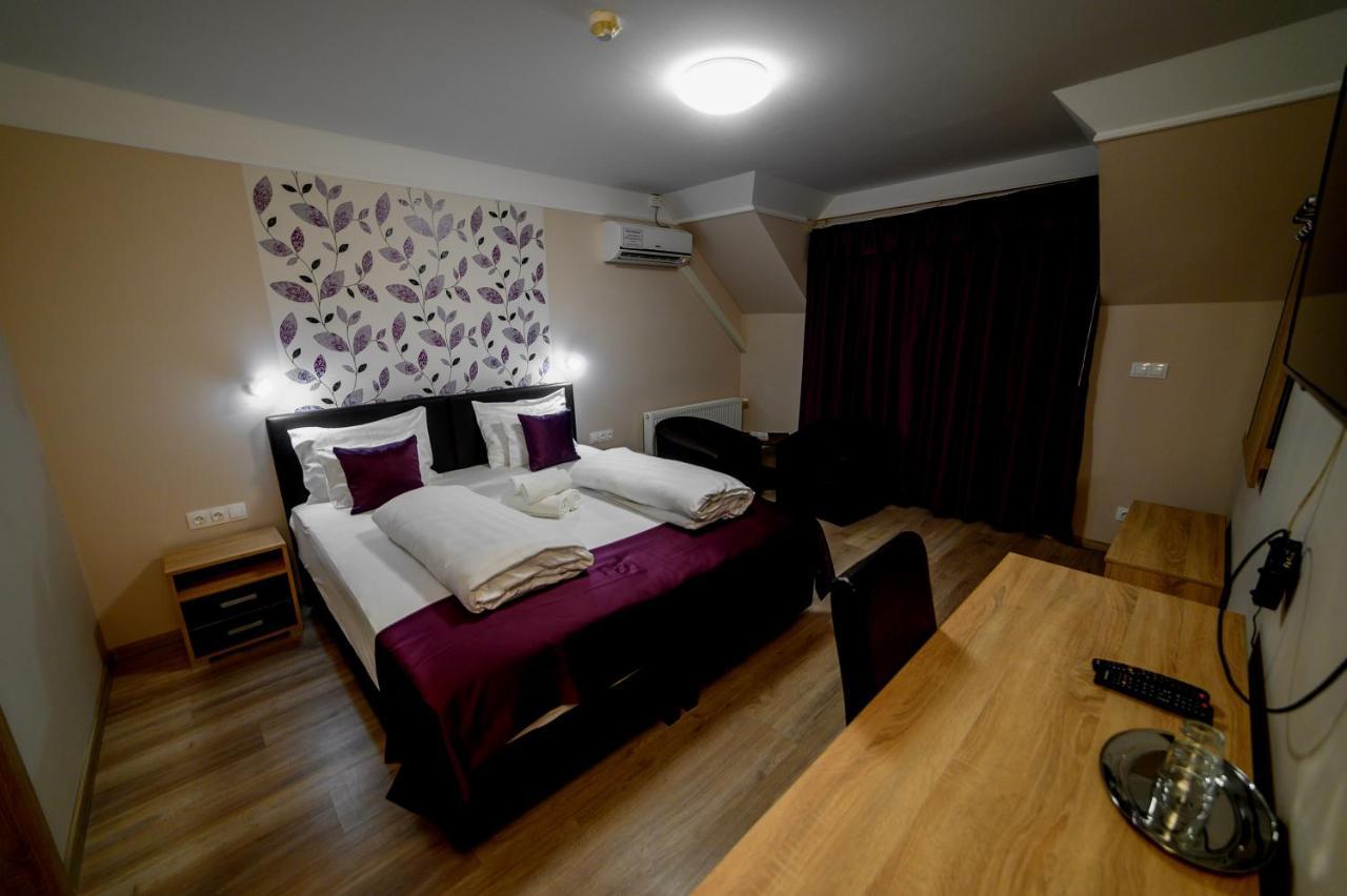 Az Idill Hotel Cserszegtomaj Ngoại thất bức ảnh